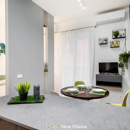 14, Terre Marine Apartment